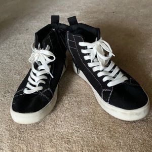 Wild fable shoes mid top 7 1/2 good condition